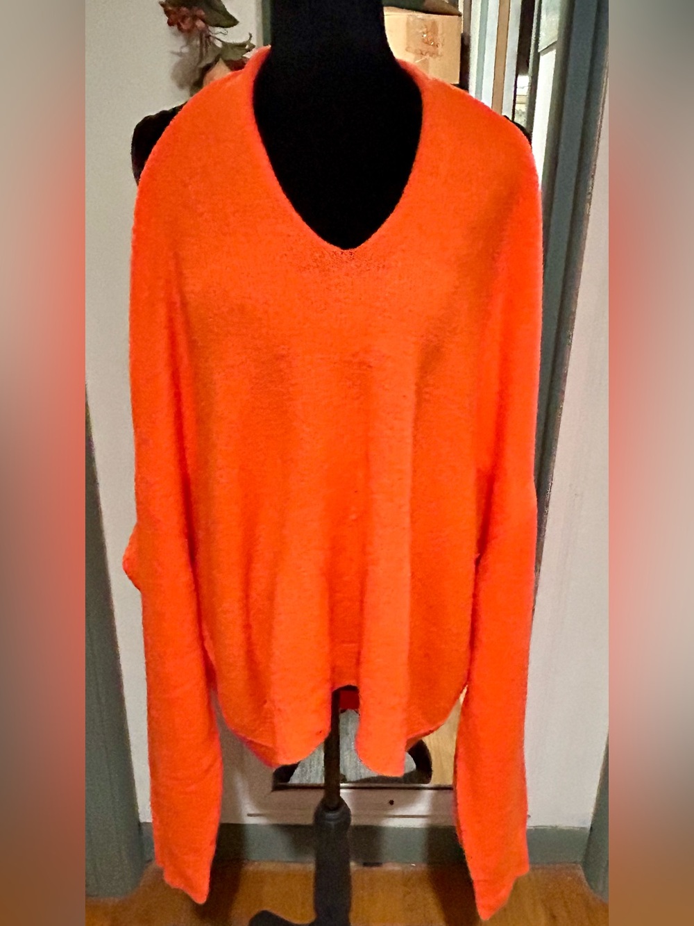 Peach Love California Bright Orange V-Neck Sweater-Large NWOT